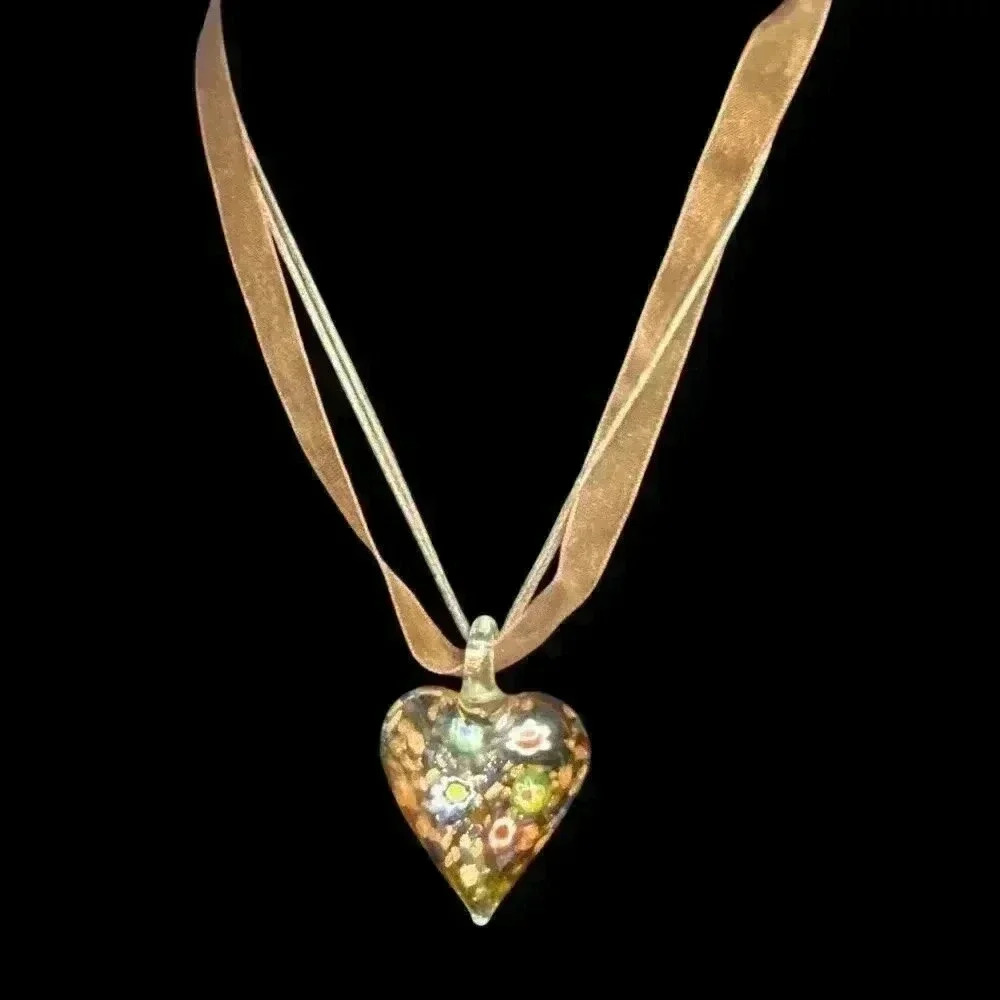 HEART SHAPE NECKLACE - Picture 2 of 3